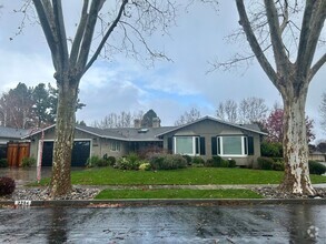 Building Photo - Updated Dry Creek Single Story Home