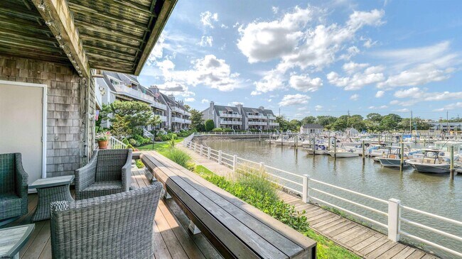 Building Photo - 505 Harbour Cove