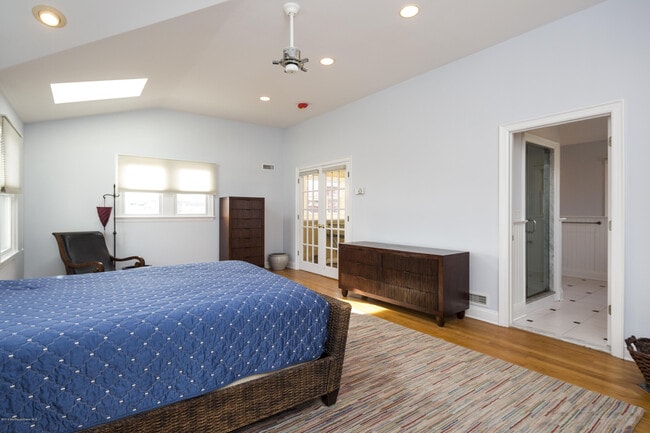 Building Photo - 41 White St