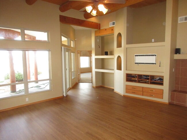 Building Photo - 1312 Tiffany Ln SE