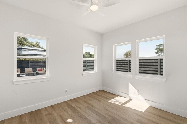 Building Photo - 814 W Mary St