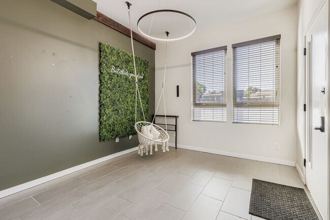 Building Photo - Modern 2bed/2 Bath in the Heart of Denver!
