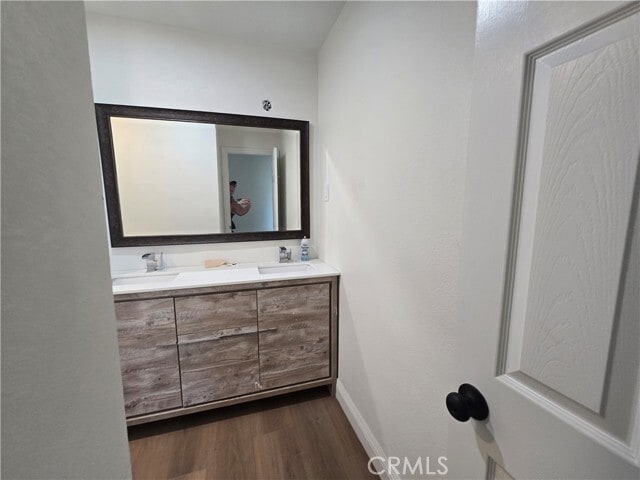 Building Photo - 876 River Dr