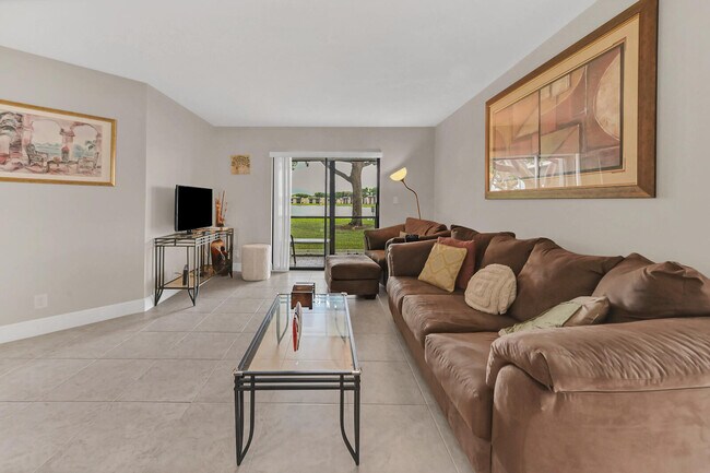 Building Photo - 15465 Lakes of Delray Blvd