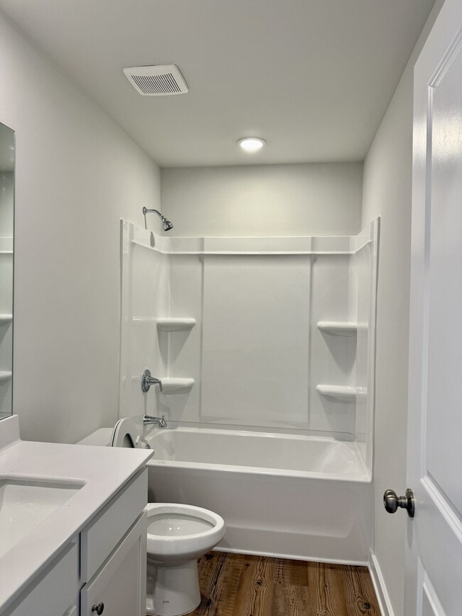 Building Photo - 1004 Sutherland Ln
