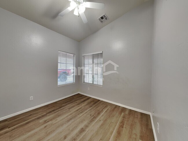 Building Photo - 1651 W Quick Draw Way