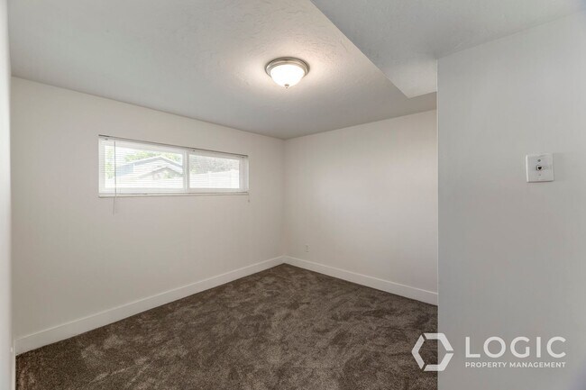 Building Photo - 9734 S 520 E