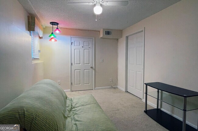 Building Photo - 3550 River Trace Dr