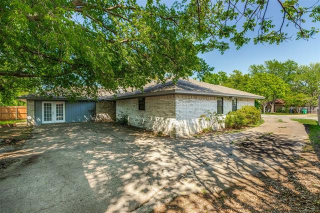 Building Photo - 2211 Ascot Ln