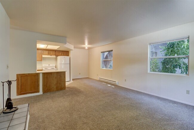 Building Photo - 325 S Virginia St