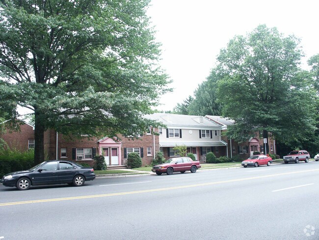 Building Photo - Sandee Apartments