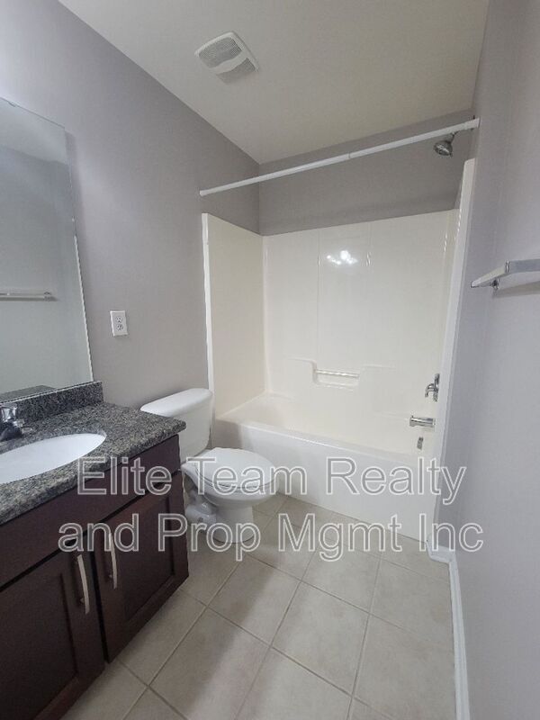 Building Photo - 2339 Whitford Ln