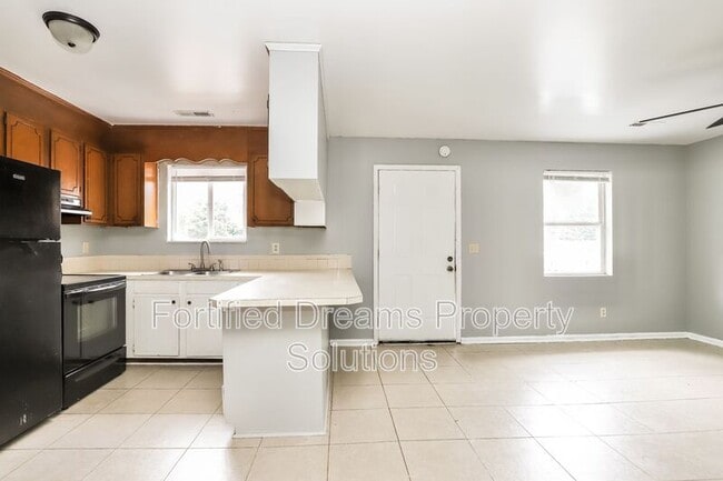 Building Photo - 1502 Oakshire Ct