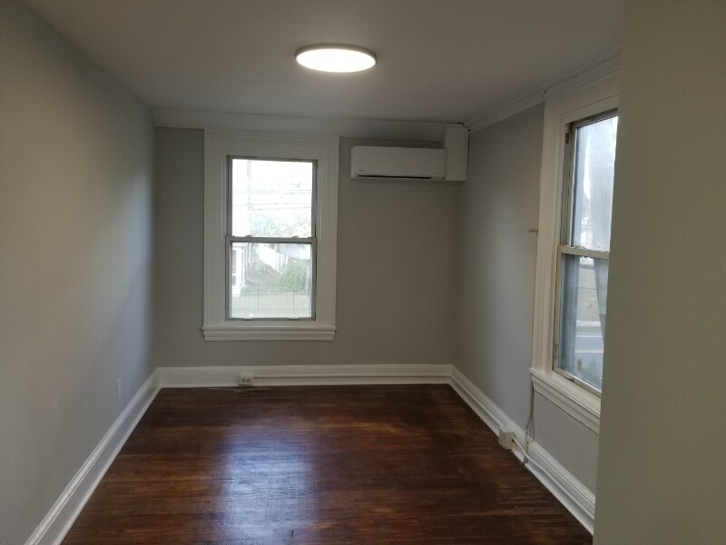 Building Photo - 0 Warren St