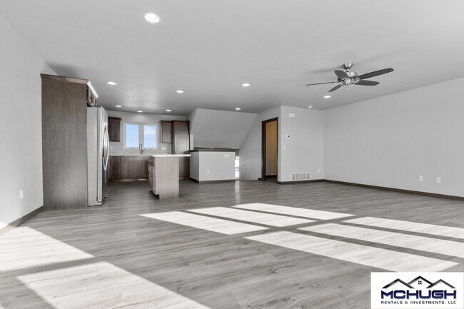 Building Photo - 3677 E Rubyred Dr