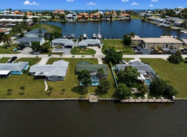 Building Photo - 1725 Bikini Ct