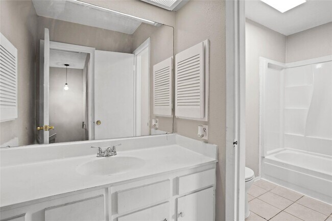 Building Photo - 12873 High Star Dr