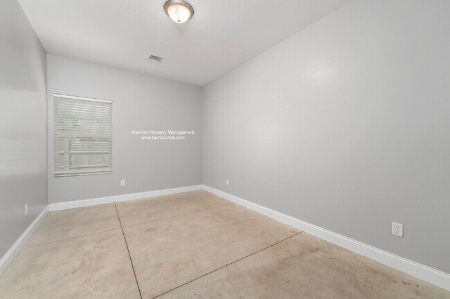 Building Photo - 5527 S Handley St