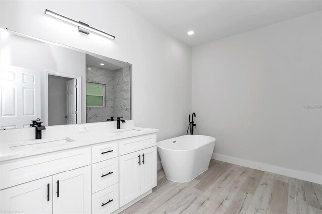 Building Photo - 3398 SW 165th Loop
