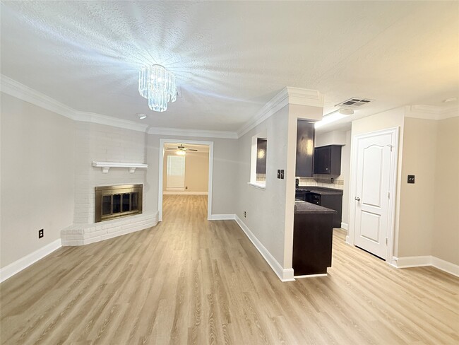 Building Photo - 6387 S Briar Bayou Dr