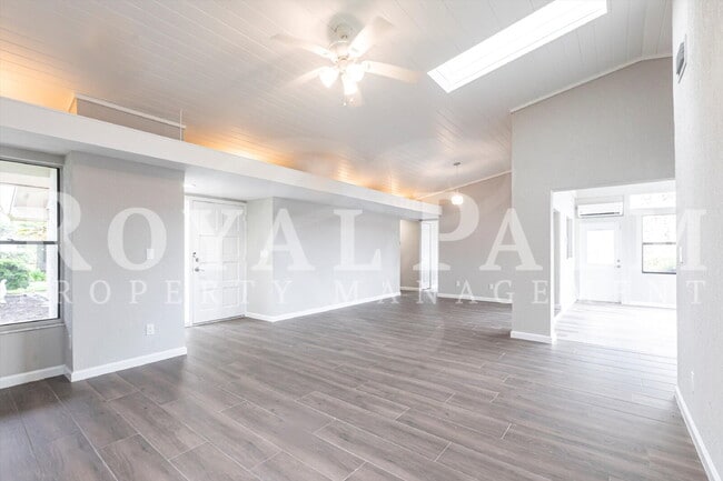 Building Photo - Renovated 3BR Home in The Forest — Seasonal Charm & Holiday Savings – Apply by 12/31 for One Mont...