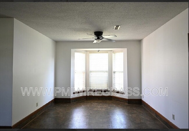 Building Photo - 267 Barbara Dr