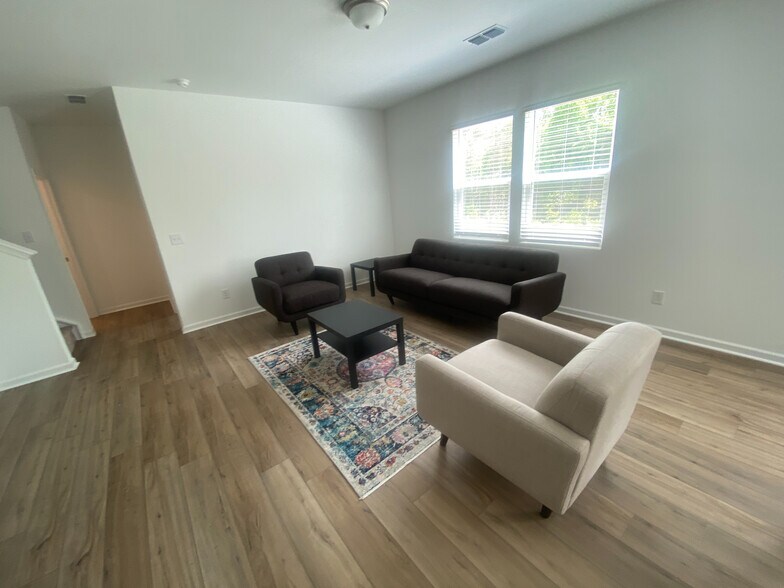 Building Photo - Room in Single Family Home on Luca Ter SW