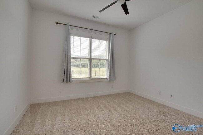 Building Photo - 6128 Pembrook Pond Pl SE