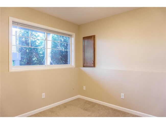 Building Photo - 2974 Clover Ridge Dr