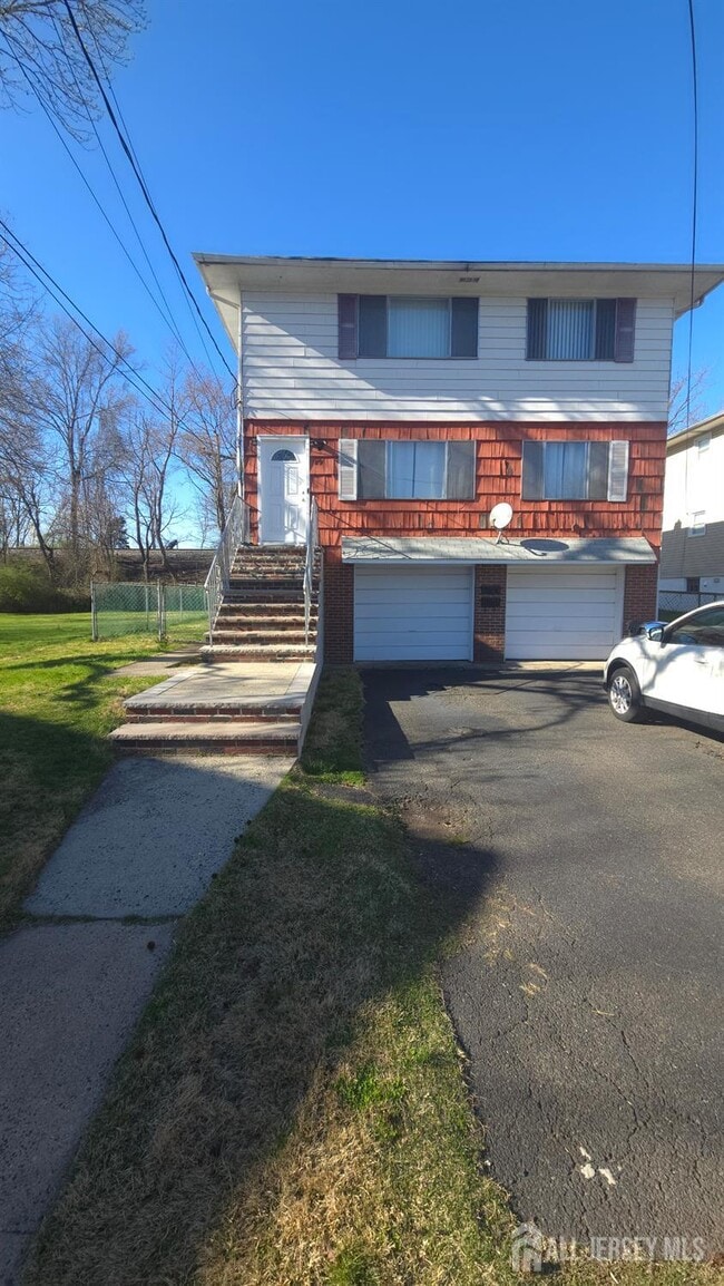 Building Photo - 89 Van Buren Ave