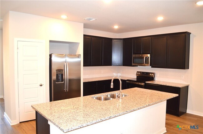 Building Photo - 1911 Meridian Lp