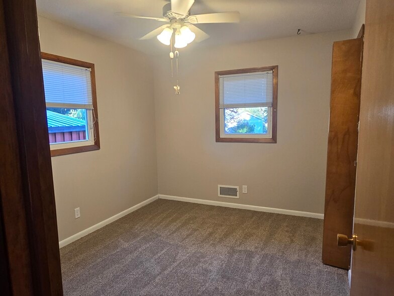 Building Photo - 711 Church St