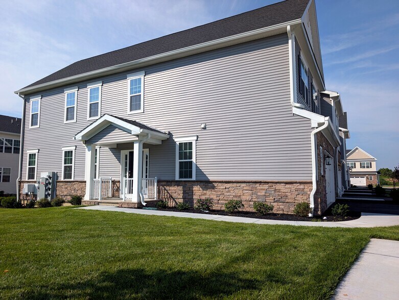 Building Photo - 2906 Justin Dr