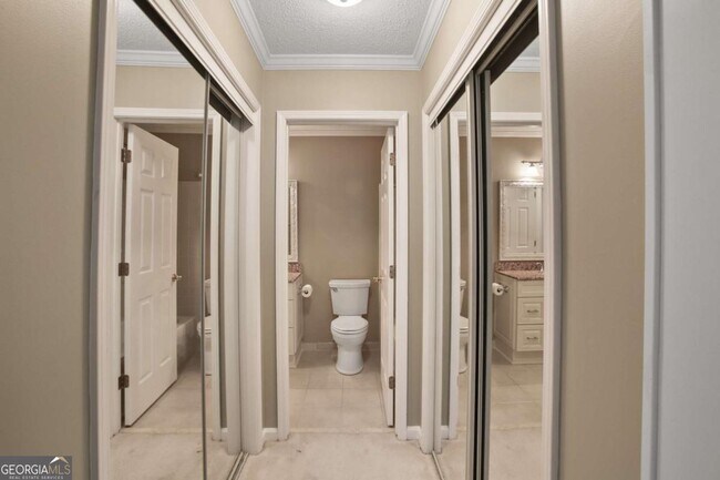 Building Photo - 202 Peachtree Forest Dr
