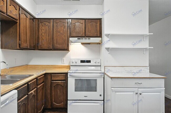 Building Photo - 2441 Sweetwood Dr