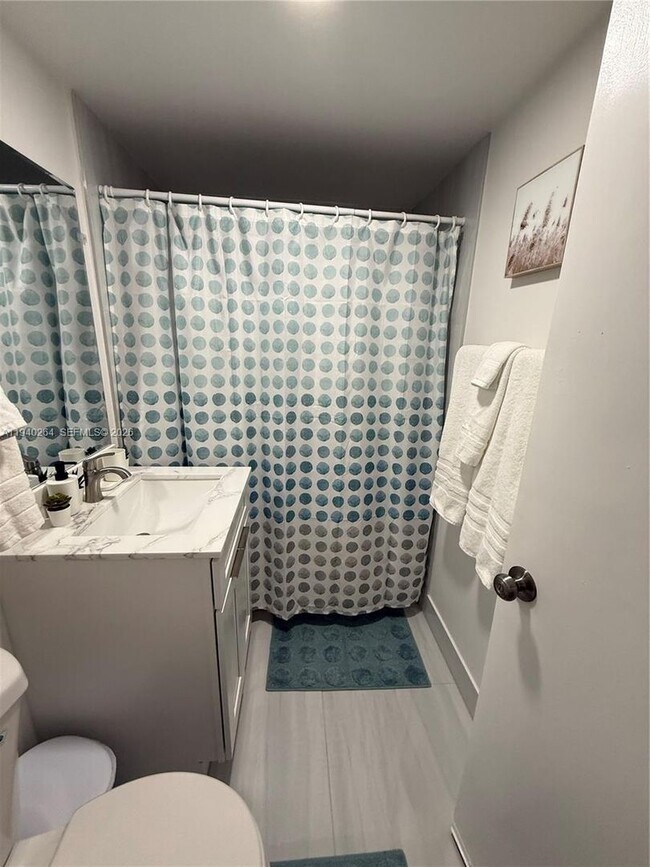 Building Photo - 2036 NE 21st Ave