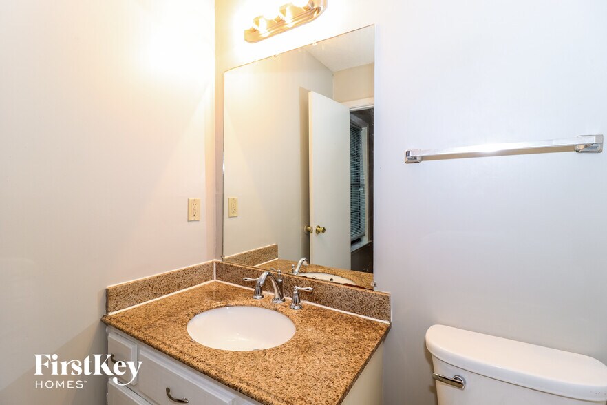 Building Photo - 6990 Scepter Cove