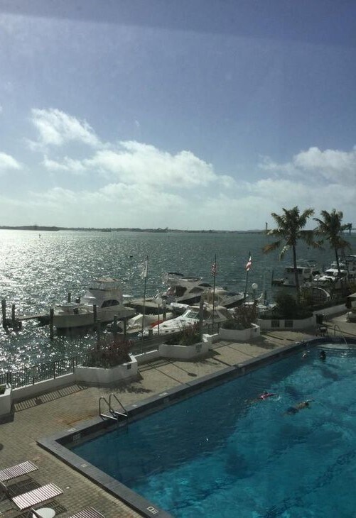 Building Photo - 905 Brickell Bay Dr