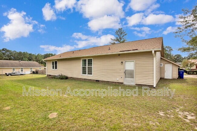 Building Photo - 3304 Redfox Rd