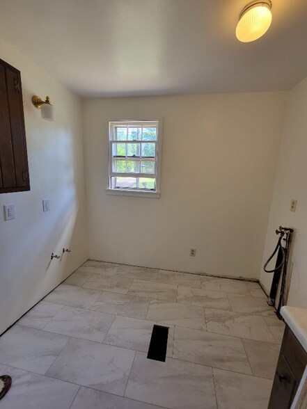 Building Photo - 274 Johnston Cir