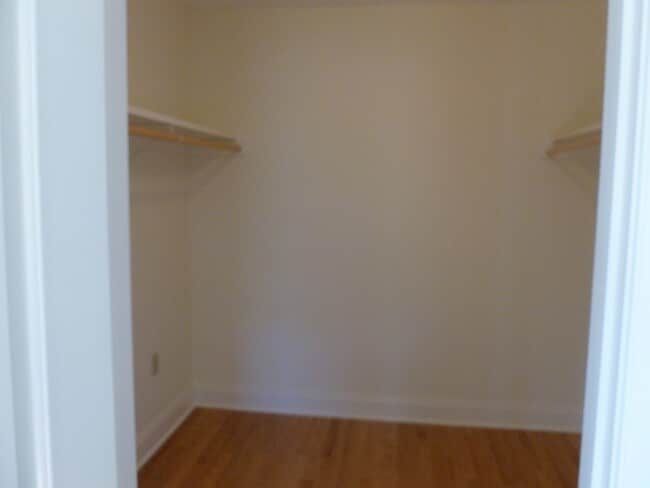 Building Photo - Big Stuff House