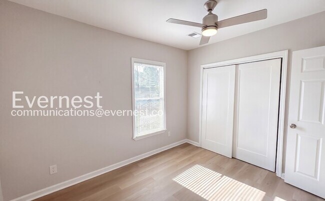 Building Photo - 4-Bed/2-Bath/Pet Friendly/Available Soon!