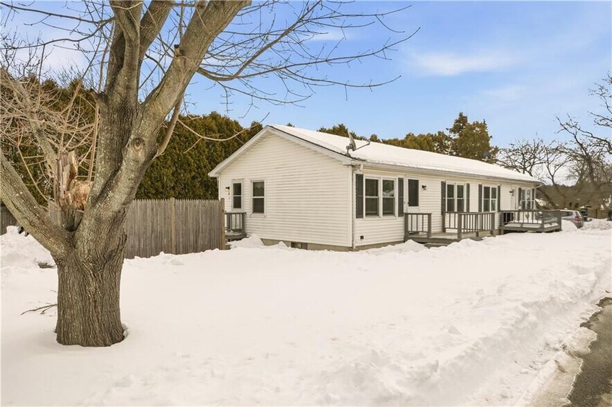 Building Photo - 1 Aquidneck Dr