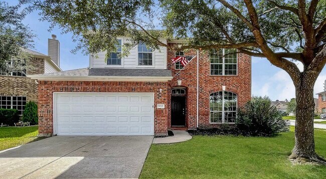 Building Photo - MOVE IN READY