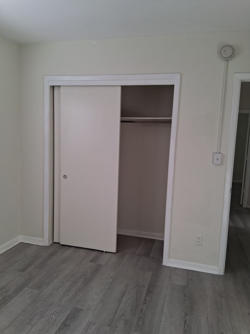 Building Photo - 3150 Pinellas Point Dr S