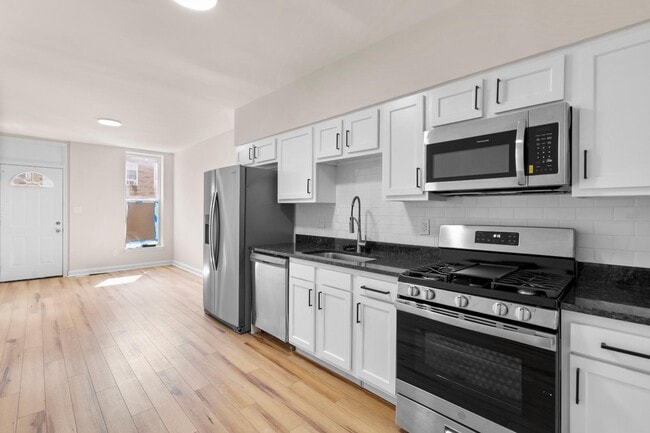 Primary Photo - 428 N Patterson Park Ave