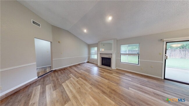 Building Photo - 4505 River Oaks Dr