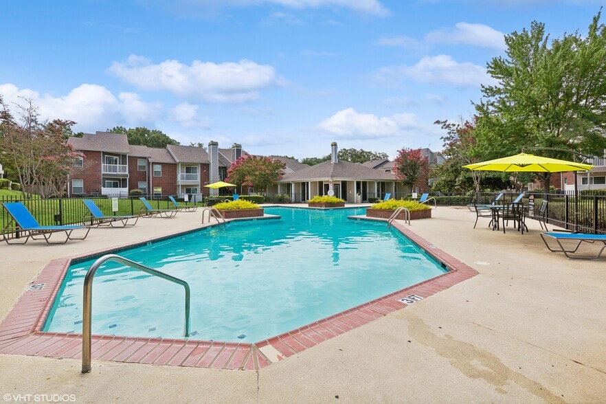 Building Photo - The Nova Apartments