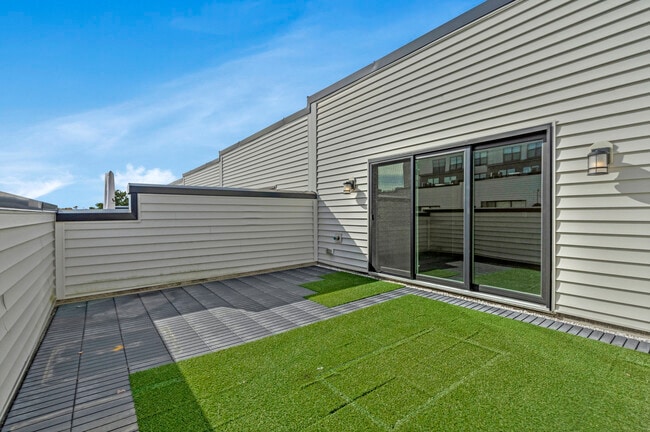 Building Photo - 1884 Easterly Rd