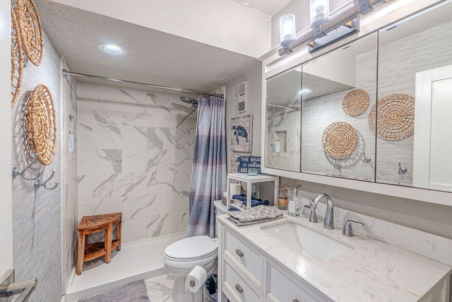 Building Photo - 137 Cordillo Pkwy